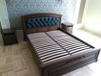 Двохспальне ліжко із натуральної деревини
