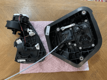 Tesla Model 3 • Порт зарядки CCS2 • Лючок зарядного порта