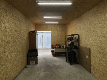 Продам гараж 3,3*10м на Оболоні, утеплений, скважина, зона для барбекю