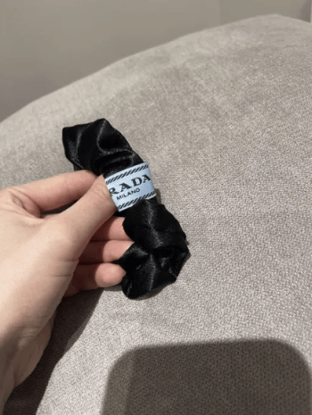 Резинка для волос Prada