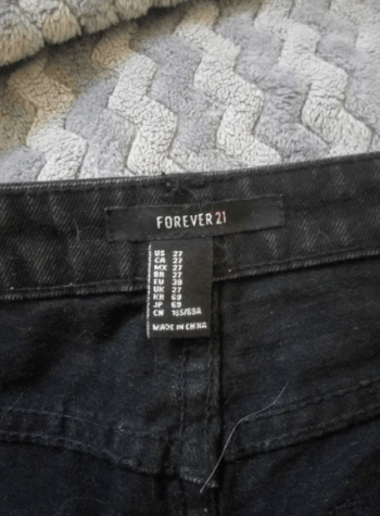 Чёрные джинсы рванки