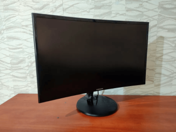 Монитор изогнутый Samsung c24f390f в идеальном состоянии