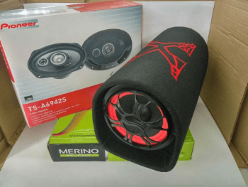 Активный сабвуфер. Акустика. Колонка. Встроенный усилитель звука.