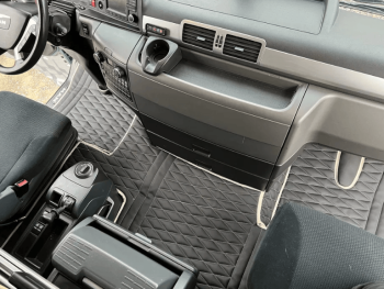 Коври з еко-шкіри для автомобіля Ман тгх,Man tgx,ковры в машину