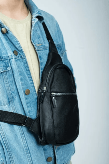 Сумка мужская кожаная слинг через плечо / нагрудная 016