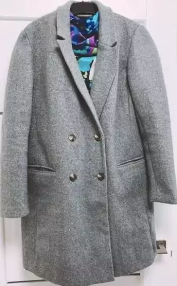 Весняне пальто відомого бренду Sinsay.
