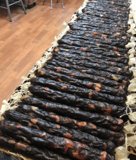 Конская колбаса, куриная колбаса, свиная колбаса