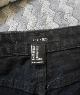 Чёрные джинсы рванки