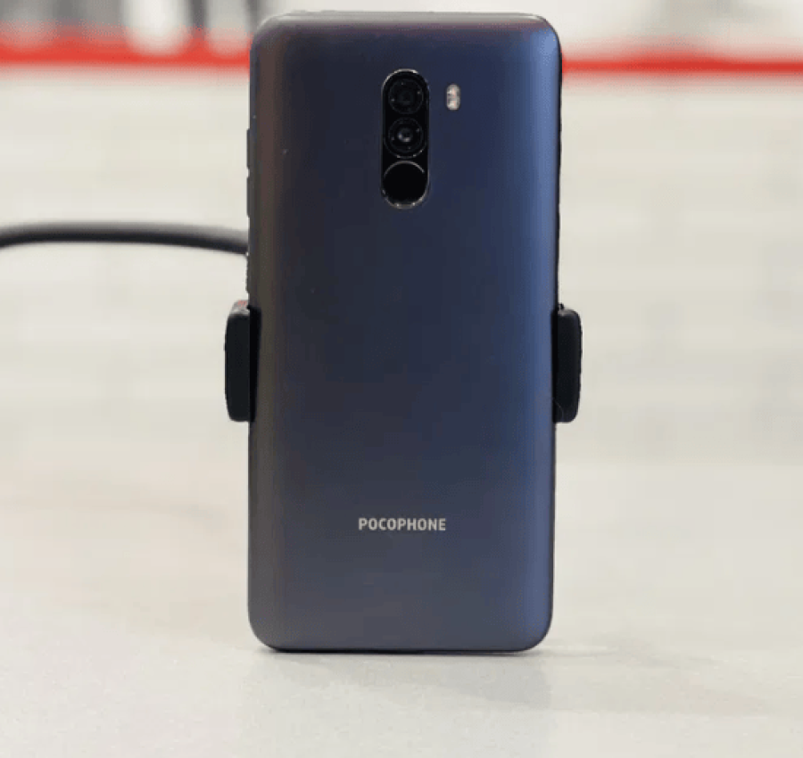 Мобильный телефон Pocophone F1 664Gb 2