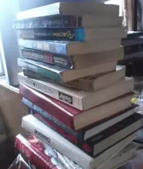 Книги интересные разных жанров, недорого, в хорош. и отличном состоян!