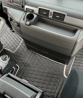 Коври з еко-шкіри для автомобіля Ман тгх,Man tgx,ковры в машину