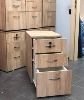 РОЗПРОДАЖ Столи тумби крісла стільці письмові комп’ютерні