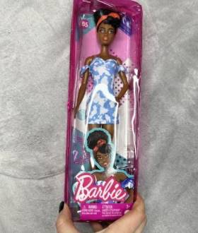 Кукла Барбі