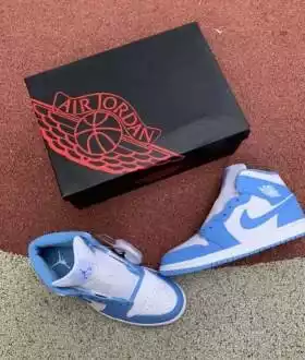 Кроссовки Nike Air Jordan 1 Mid UNC White University Blue женские AJ1