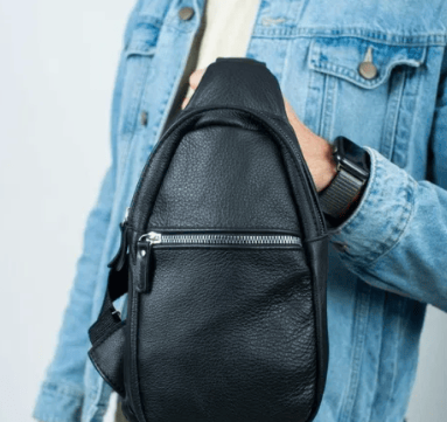 Сумка мужская кожаная слинг через плечо  нагрудная 016