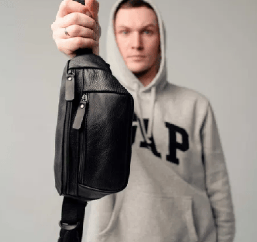 Мужская кожаная бананка поясная  на пояс  через плечо 007