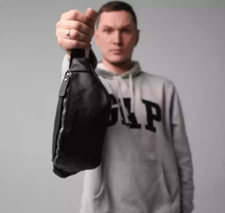 Мужская кожаная бананка поясная  на пояс  через плечо 010