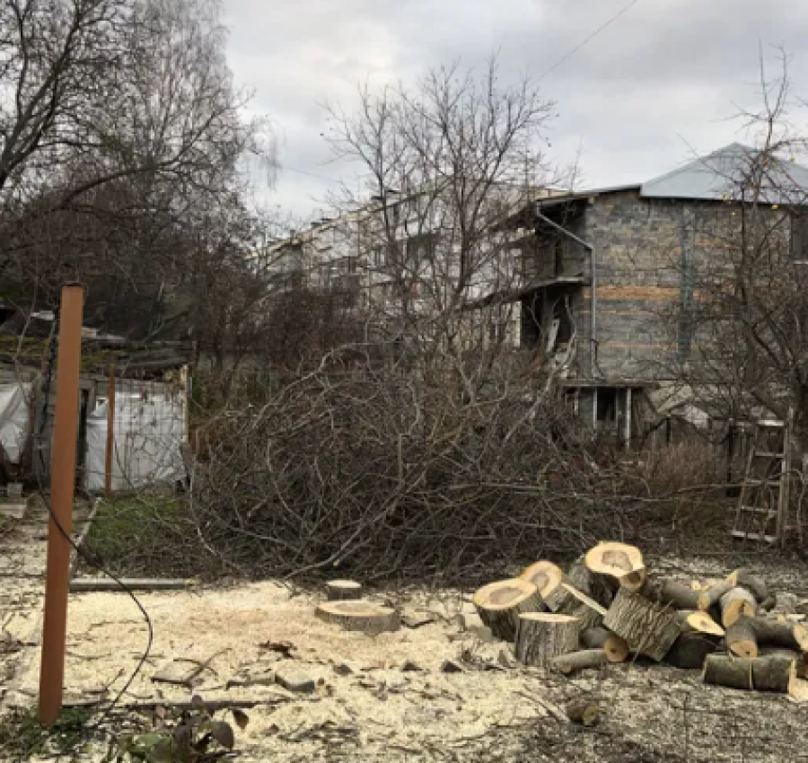 Корчування пнів, розчищення ділянок. Зрізання дерев.Копання траншей 8