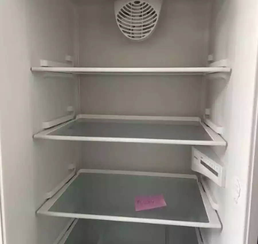 Вмонтований холодильник Бу 2