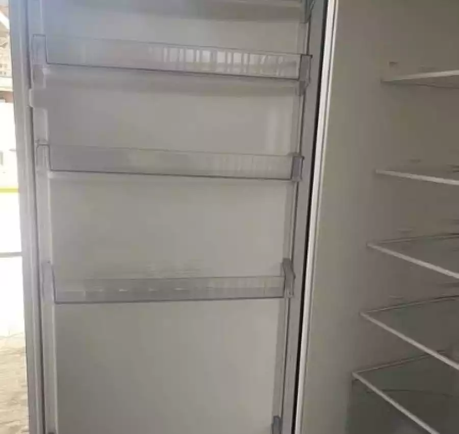 Вмонтований холодильник Бу 7