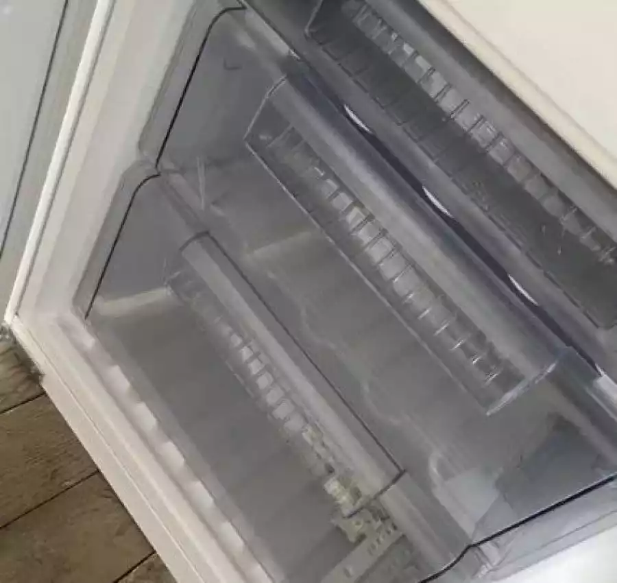 Вмонтований холодильник Бу 8