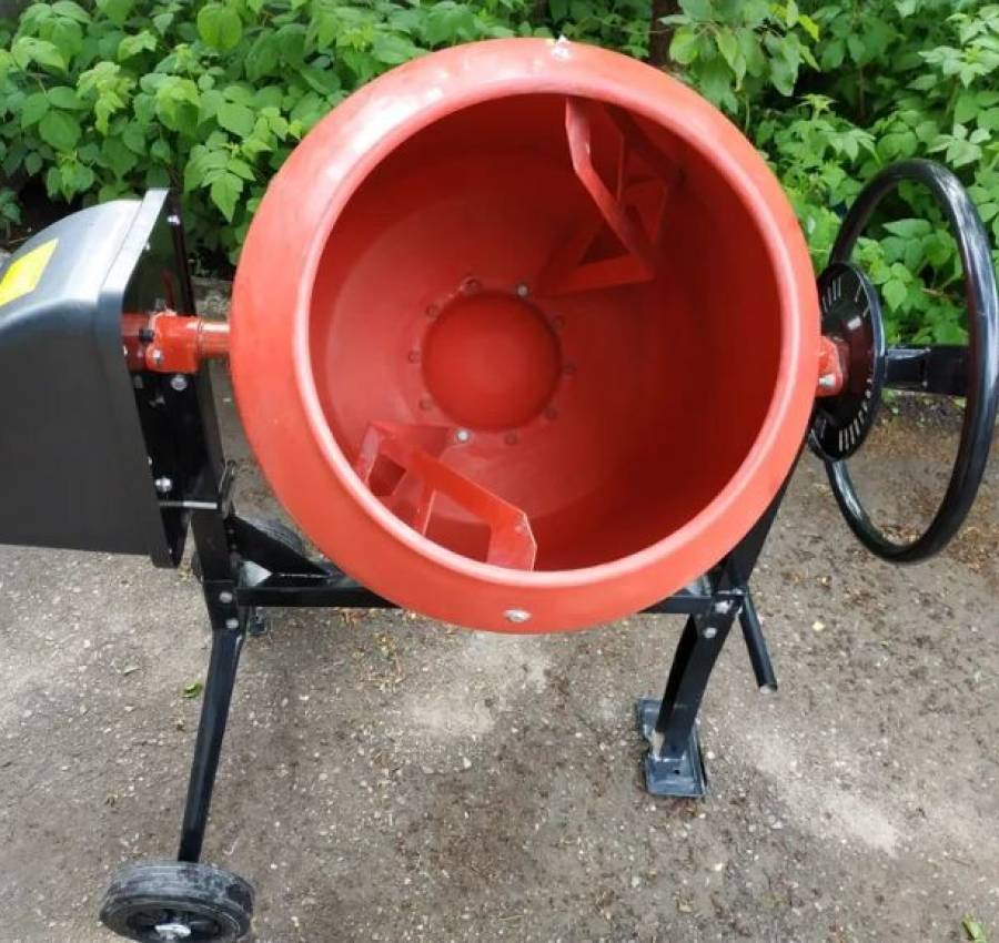 Сдам в аренду на прокат бетономешалку 125л