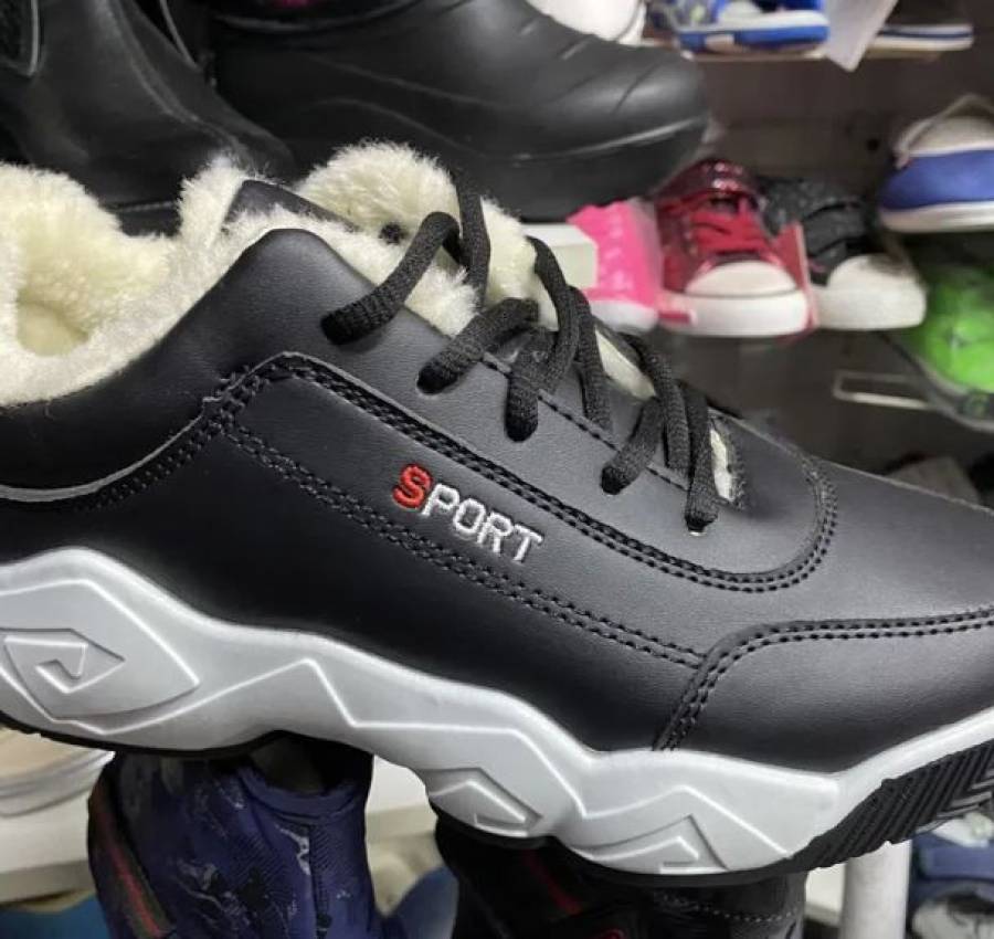 Кросівки зимові для дівчат