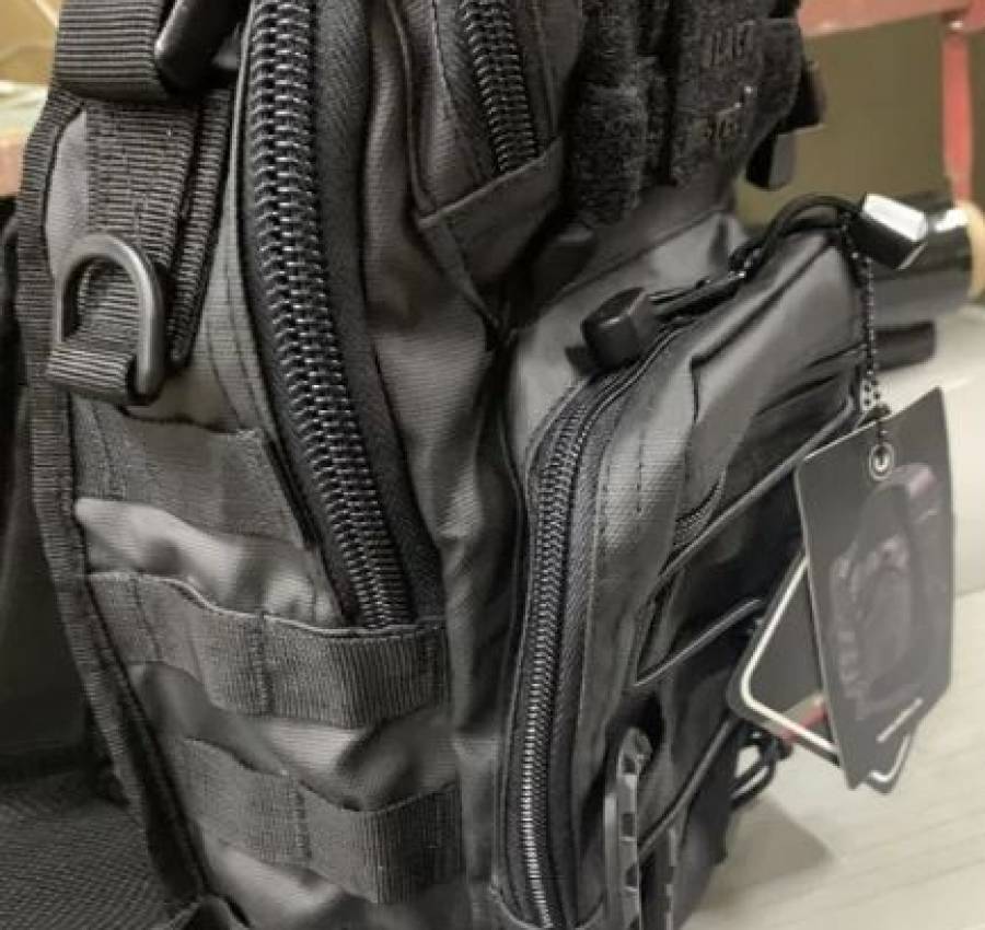 Тактичний рюкзак сумка через плече Mil-Tec Чорна і Олива на 10л 4