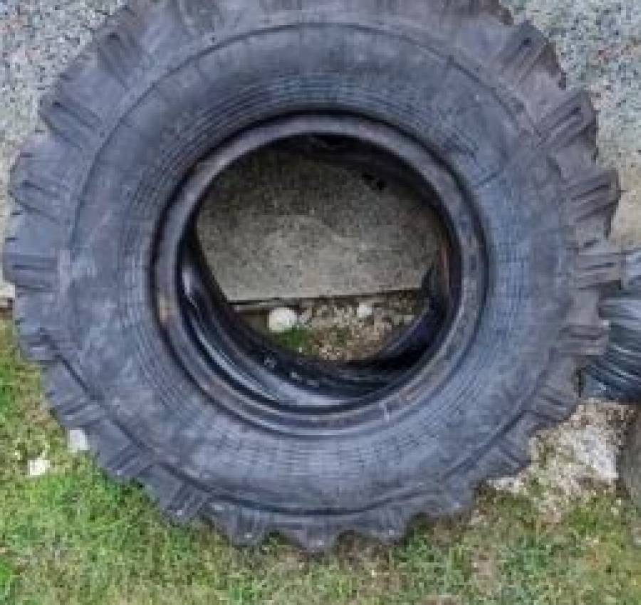 Нова шина для авто ЗІЛ-131 12.00.20 камера та фліпер