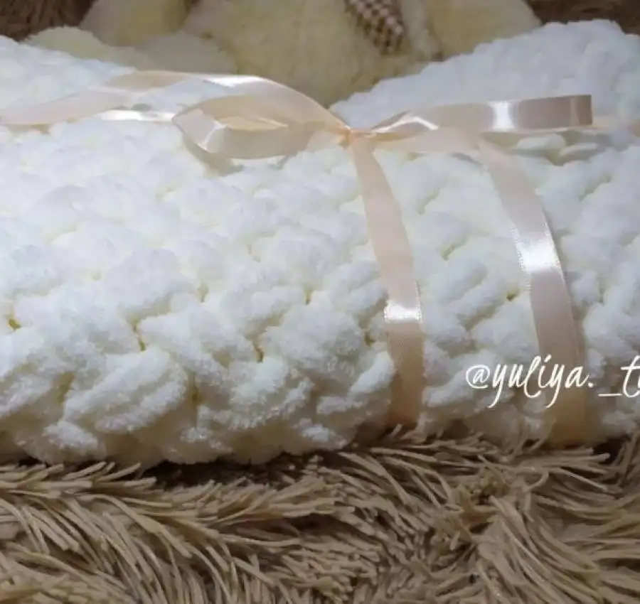 В\'язаний пледик. Плюшева пряжа