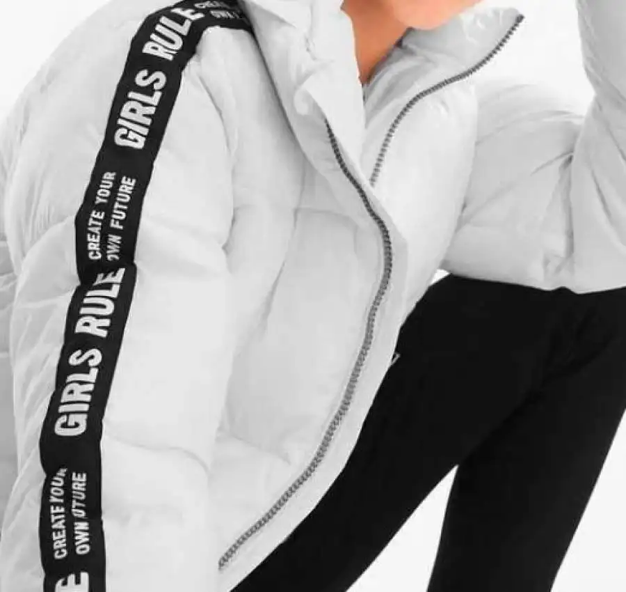 CA фірмова объемная куртка белая р s 2