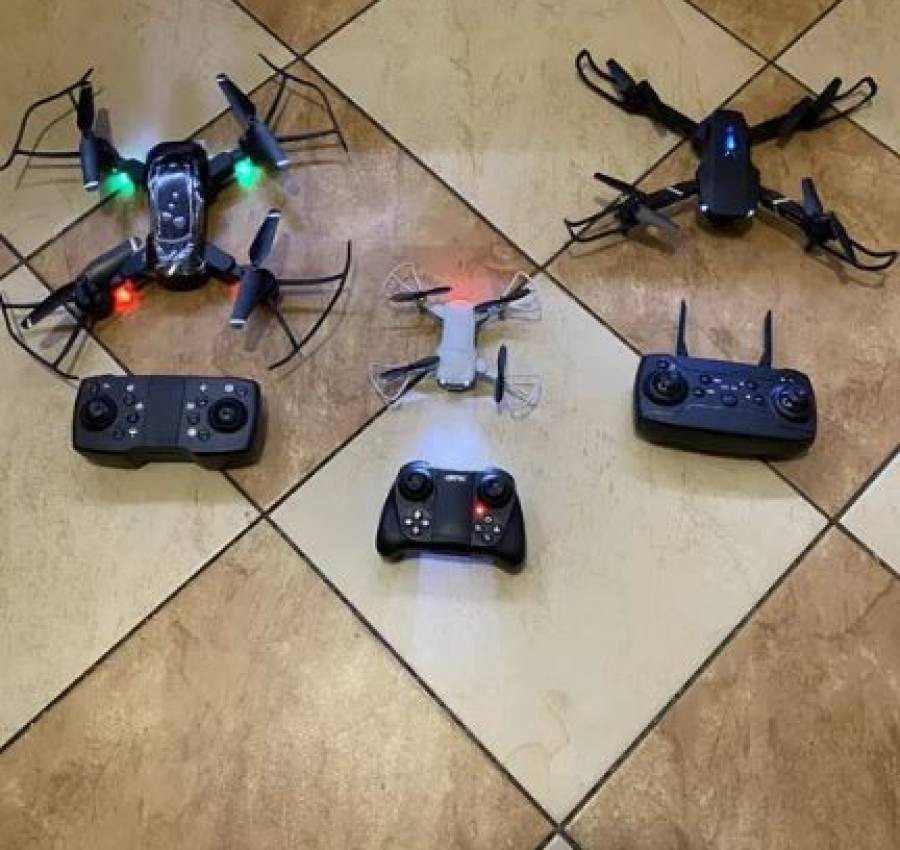 Міні-дрон V9 для дітей із камерою 4K маємо 3 вида дронів 5