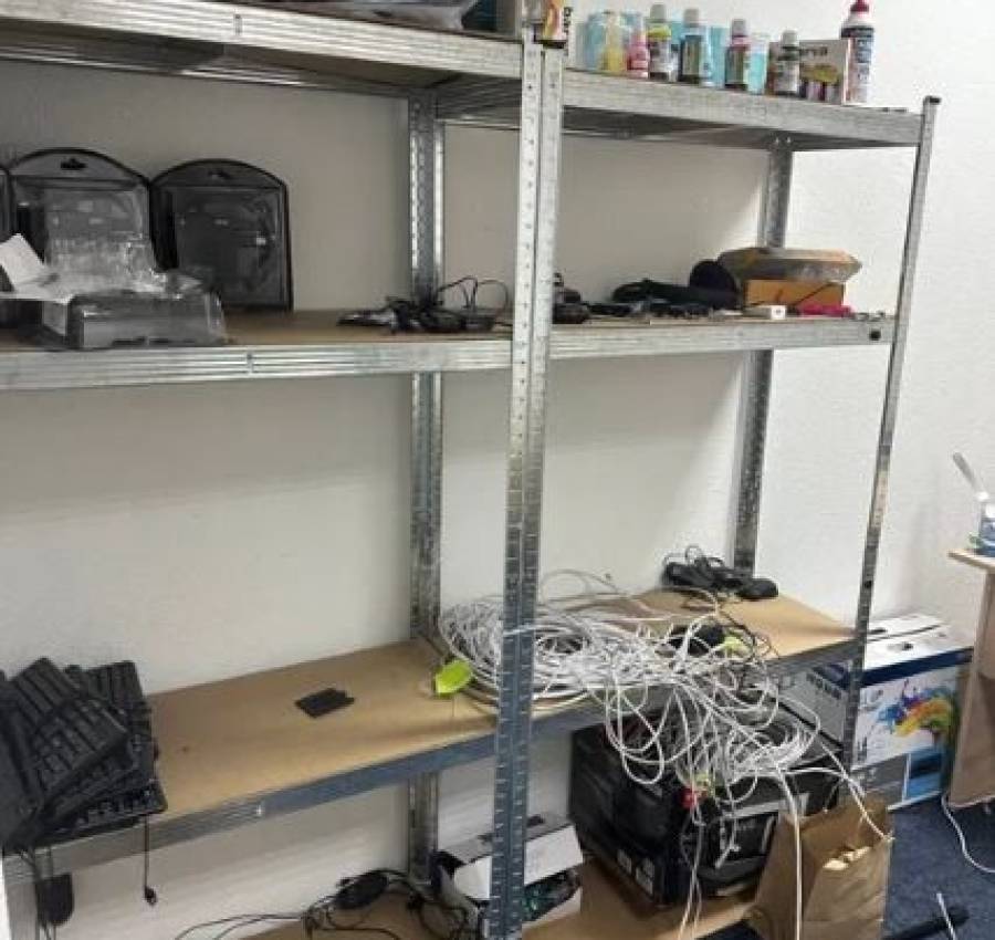 Столи стільці крісла офісні ISO ІСО 4