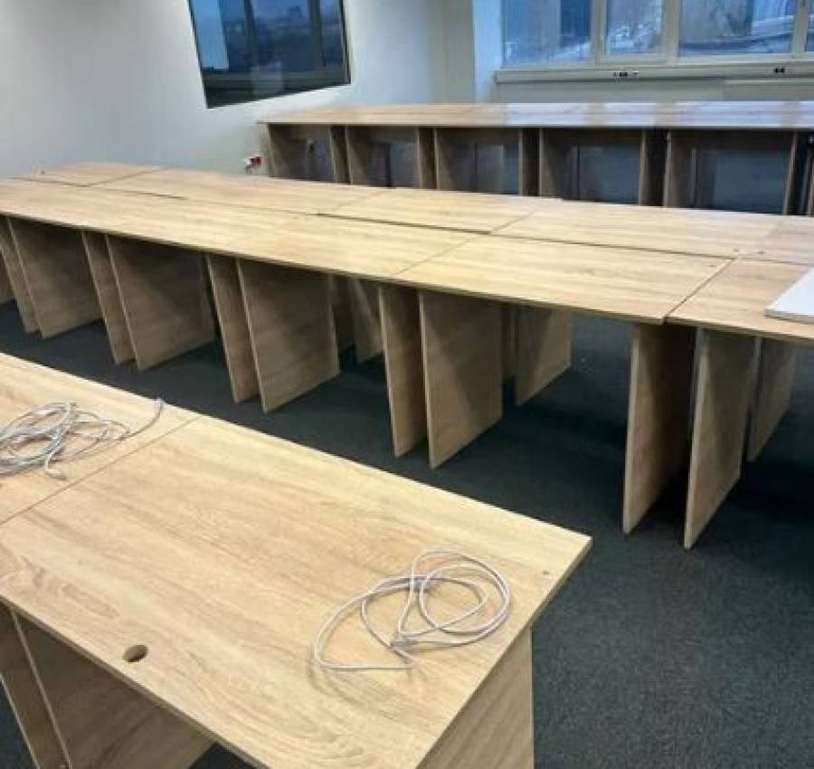 Крісла стільці столи офісні 2