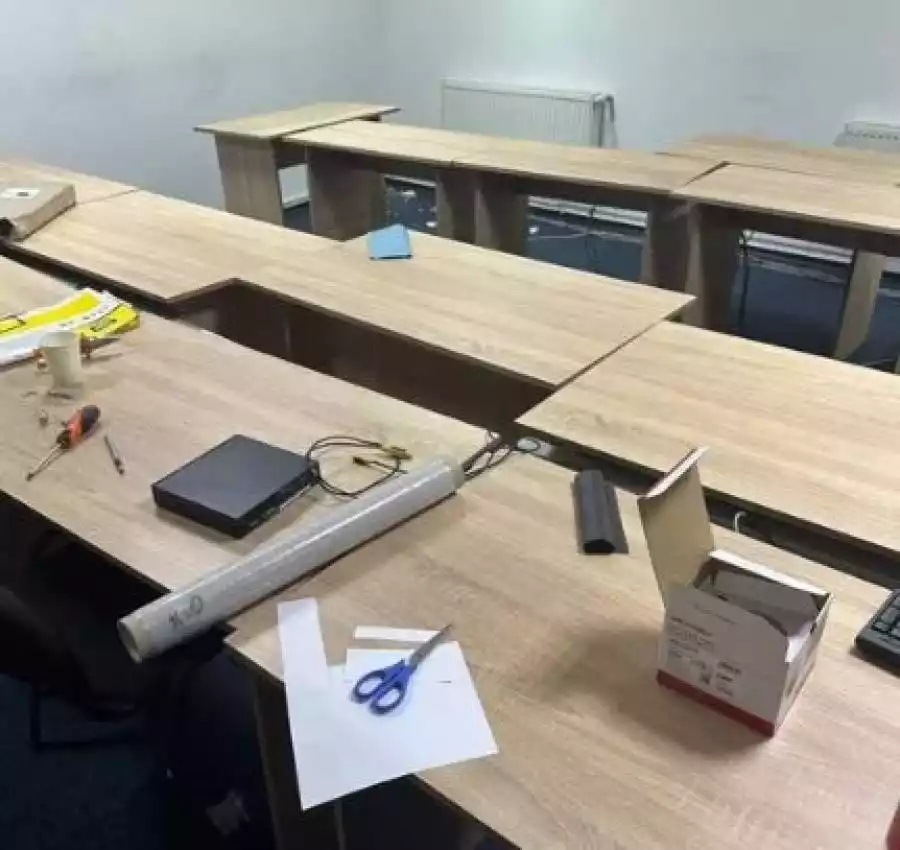 РОЗПРОДАЖ Столи тумби крісла стільці письмові комп’ютерні