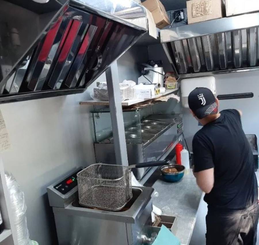 Вытяжка нерж 60х60 см с жироулавителями. Зонт вытяжной 8