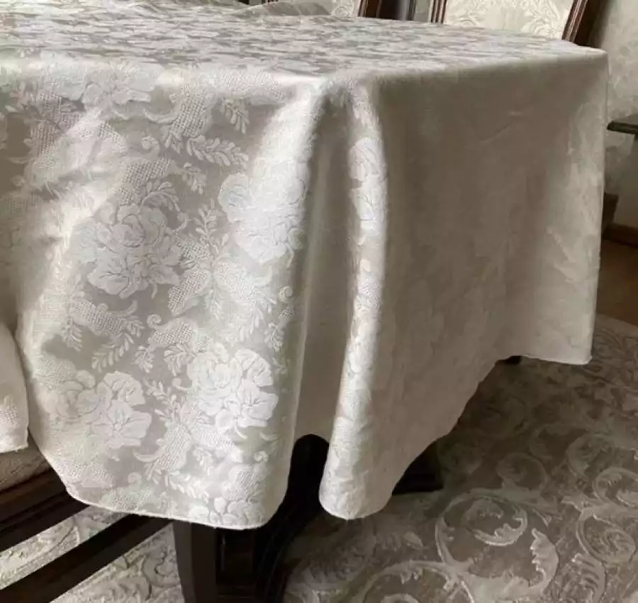 Продам скатертину