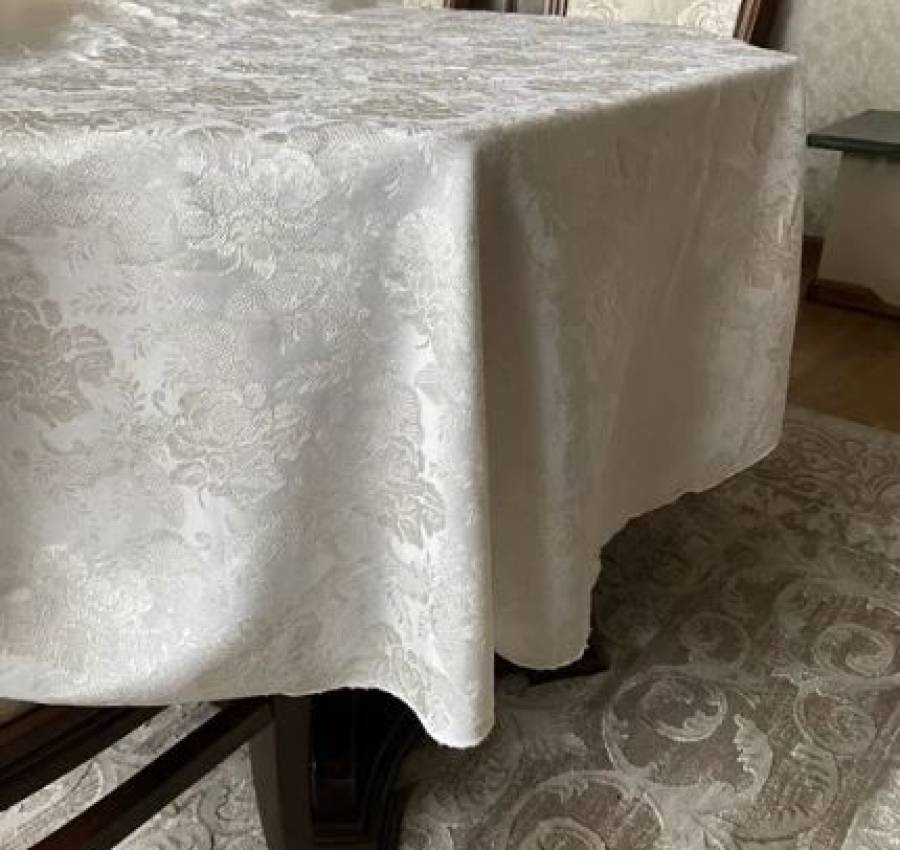 Продам скатертину 3