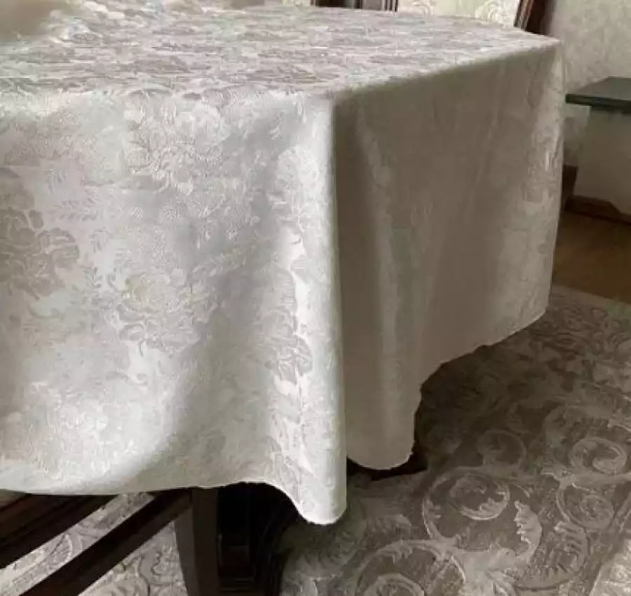 Продам скатертину 3