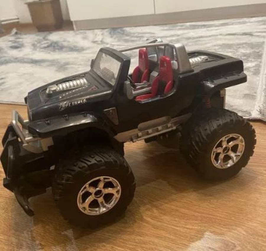 Велика машина джип