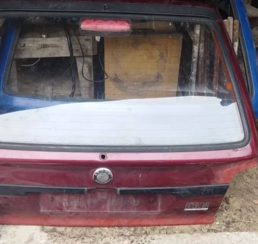 Кришка багажника l ляда феліція, Felicia