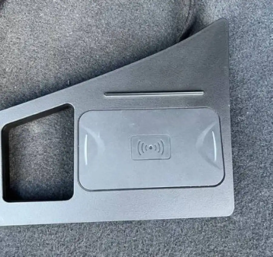 Без дротова зарядка Ауді кю5.7.8 2