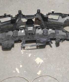 620366815R Каркас бампера Renault Fluence (2013-2017)