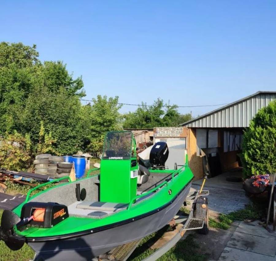 Ремонт тюнинг лодок установка стекол