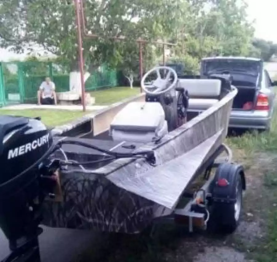 Ремонт тюнинг лодок установка стекол 3