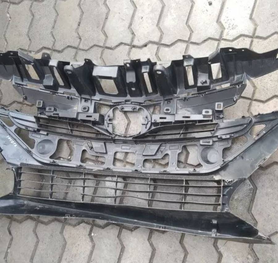 53101-47040 Toyota prius рëшетка радиатора 5