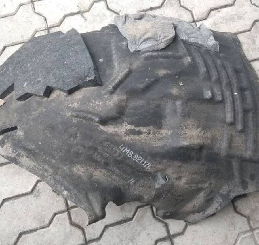 AUDI Q7 (4M) Корпус воздушного фильтра 4M0133 8