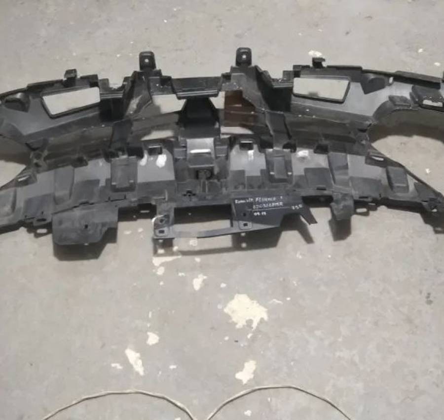 620366815R Каркас бампера Renault Fluence (2013-2017 2