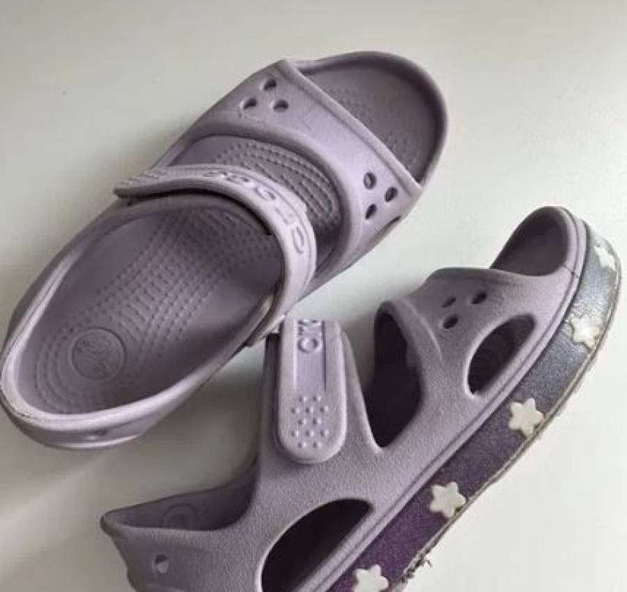 Босоніжки Crocs на дівчинку розмір C13