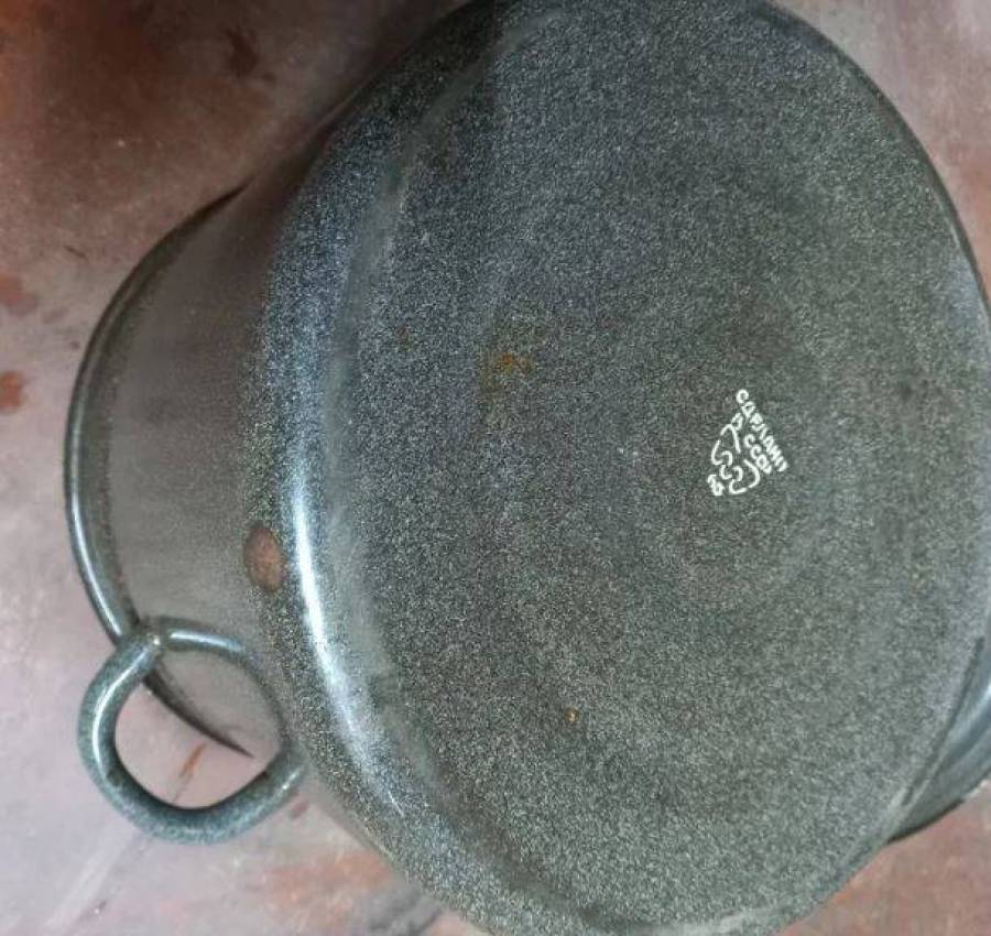 Кастрюля эмалированная 4